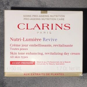 Nutri-Lumière Revitalizing Anti-Aging & Nourishing Day Moisturizer NEW IN BOX